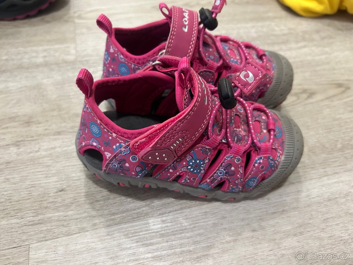 Prodám dívčí sandále vel.24 - 2