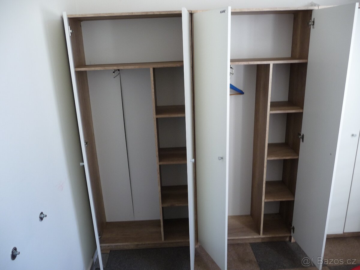 Šatní skříň - 2