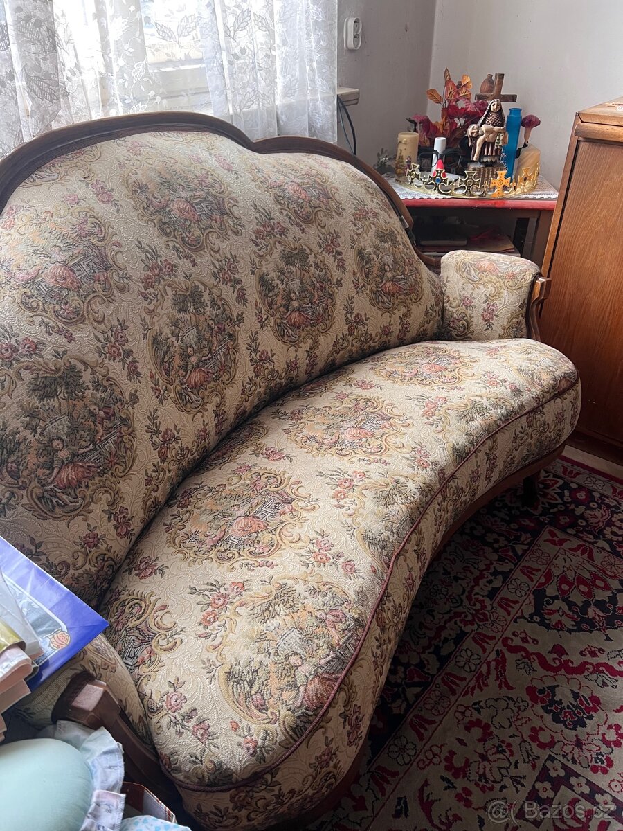 Starožitná sofa (gauč) - 2