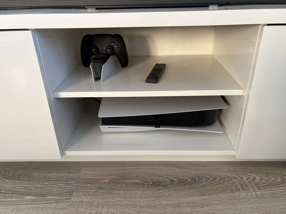 IKEA BYÅS - TV stolek - 2