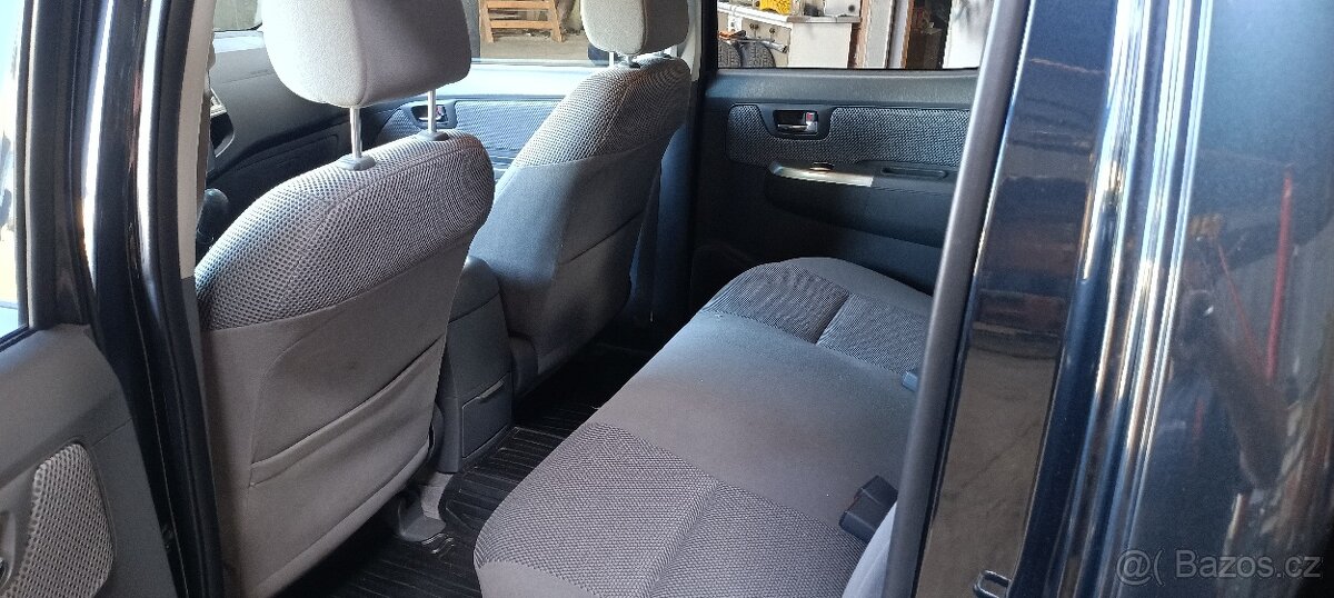 Toyota Hilux - 2