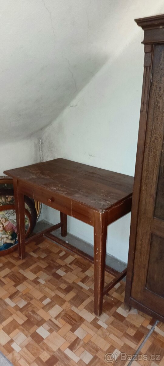 Starožitná skříň se stolkem - 2