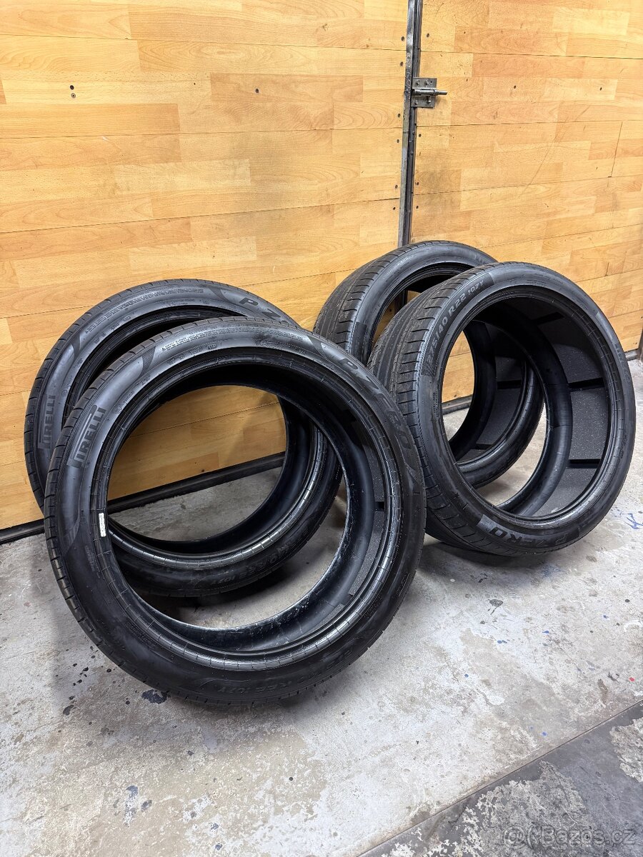 Letní pneu 275/40/22 - 2