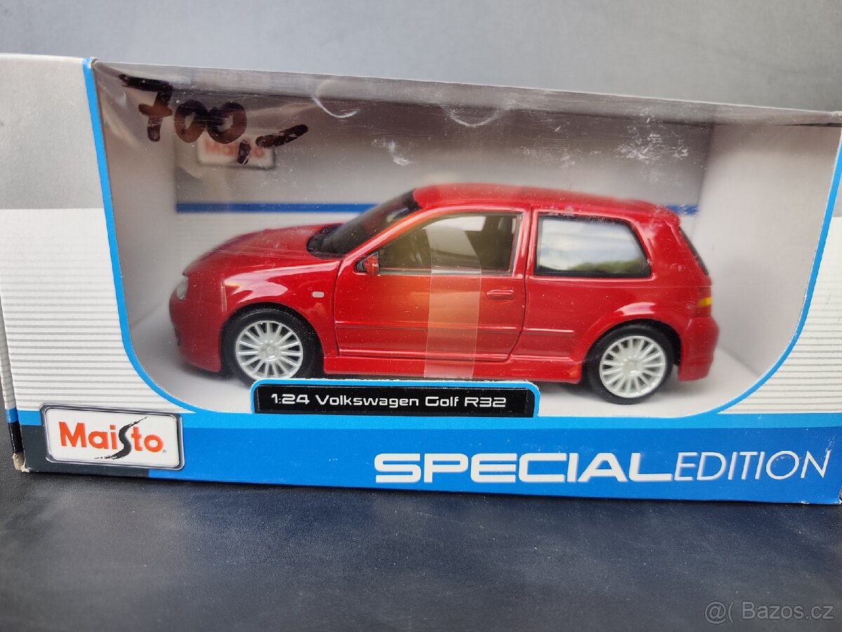 VW Golf R32 1:24 - 2