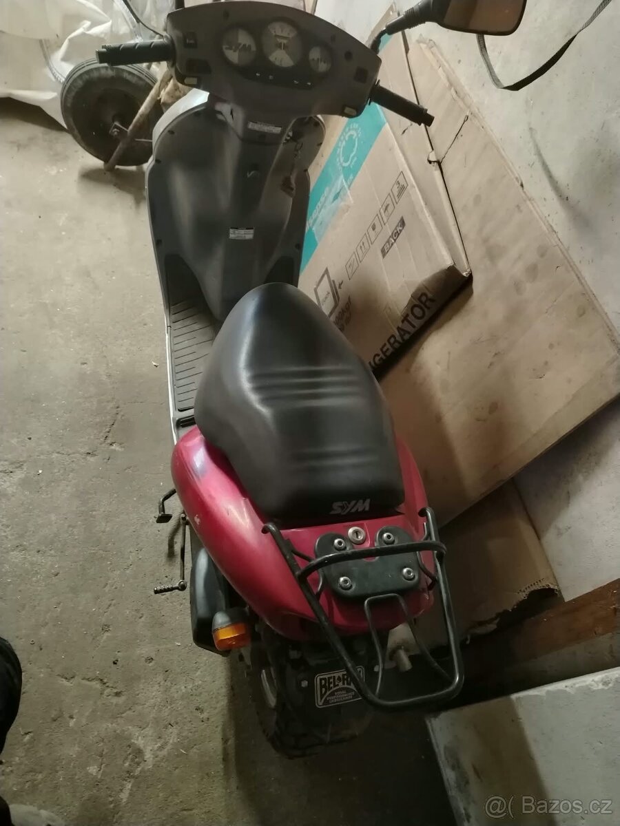 Skútr sym - 2