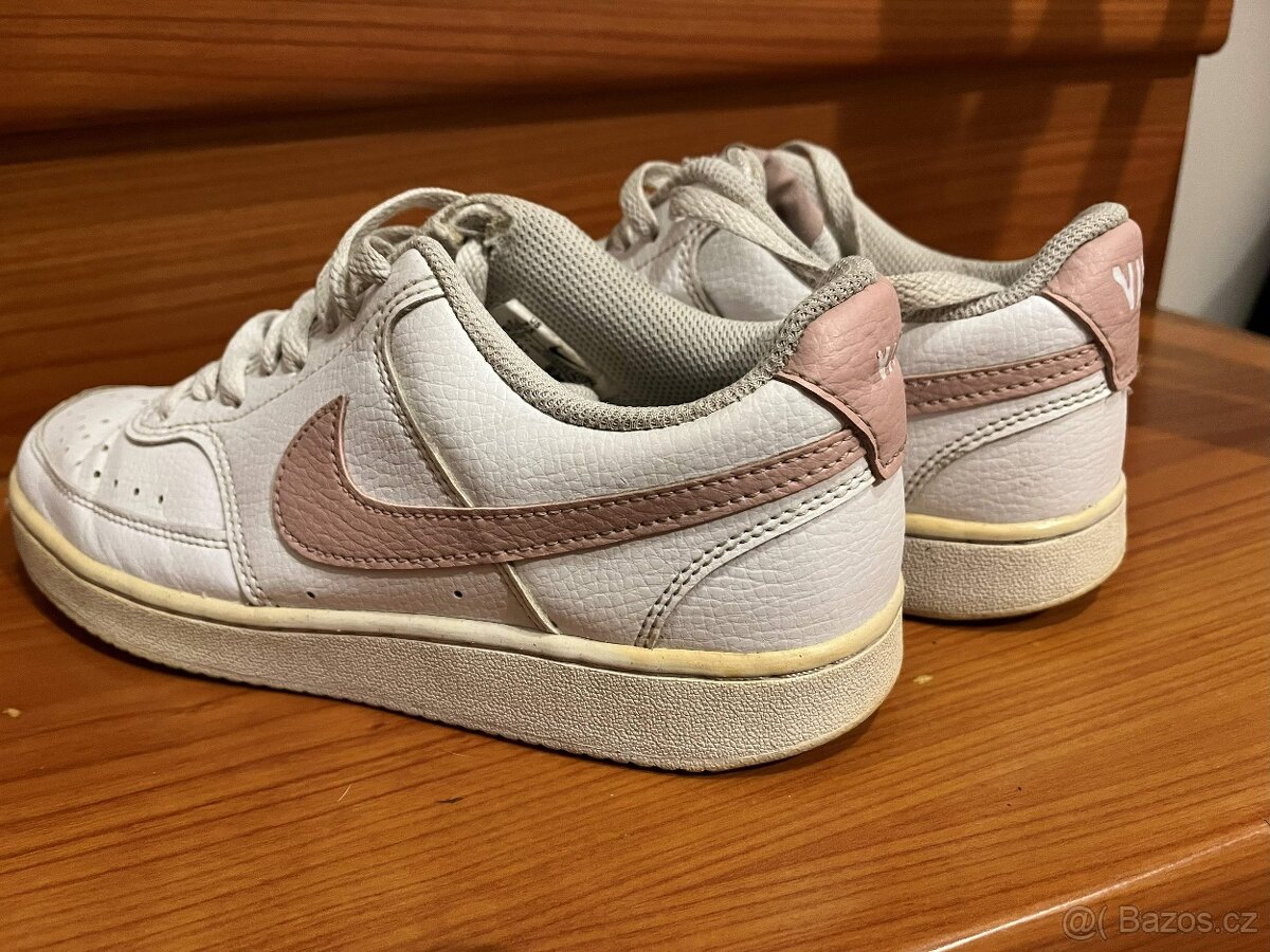 Prodám kožené boty Nike vel. 38,5. - 2