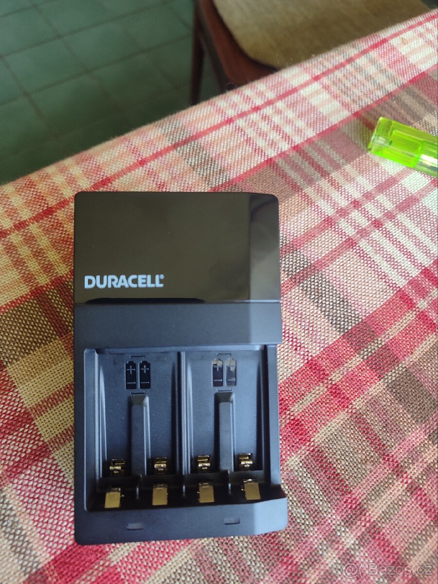 Nabíječka DURACELL NiMH AA +AAA - 2