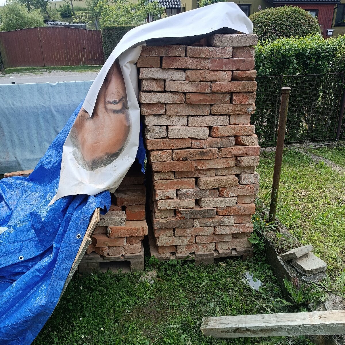 Cihly za odvoz. - 2