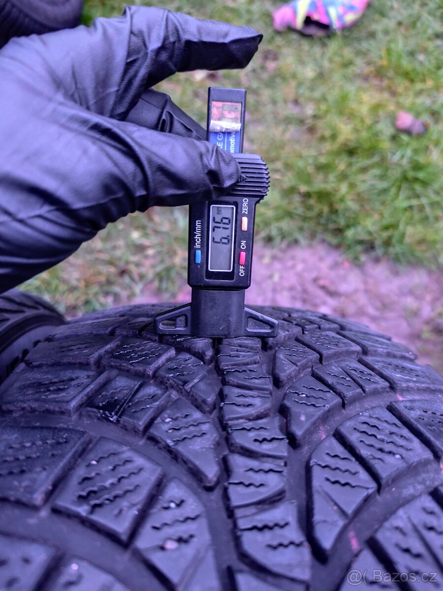 Zimní pneu 225/50/17 - 2