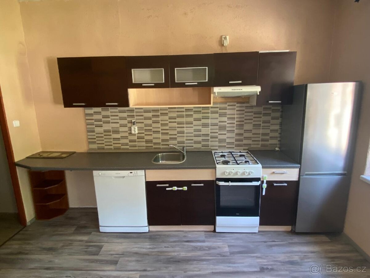 Pronájem bytu ve zděném domě 3KK + dílna - 2