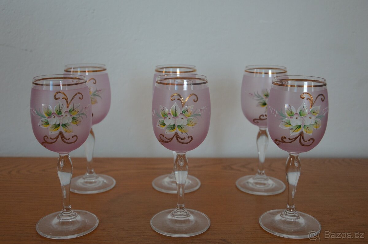 Souprava starších skleniček - 2