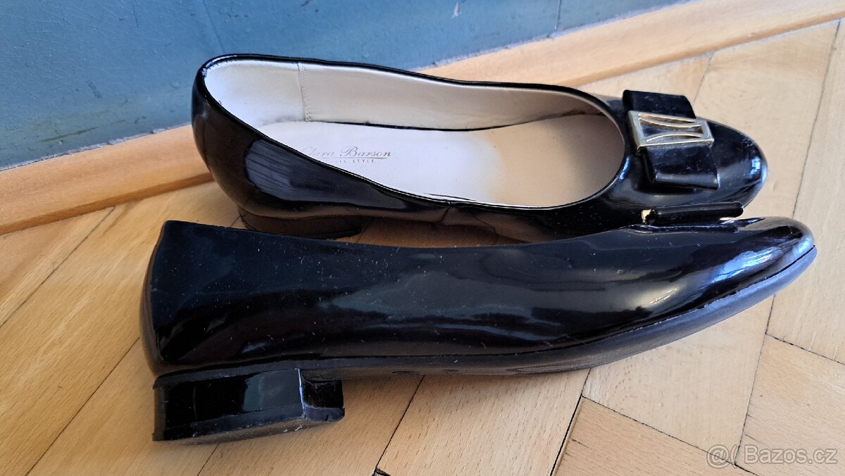 Černé lodičky-lakovky Clara Barson,vel.39 - 2