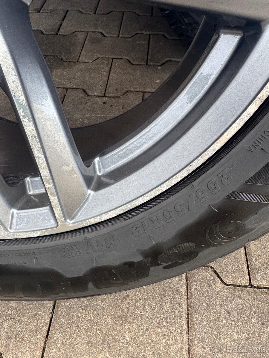 Sada zimních kol 255/55 R19 - 2