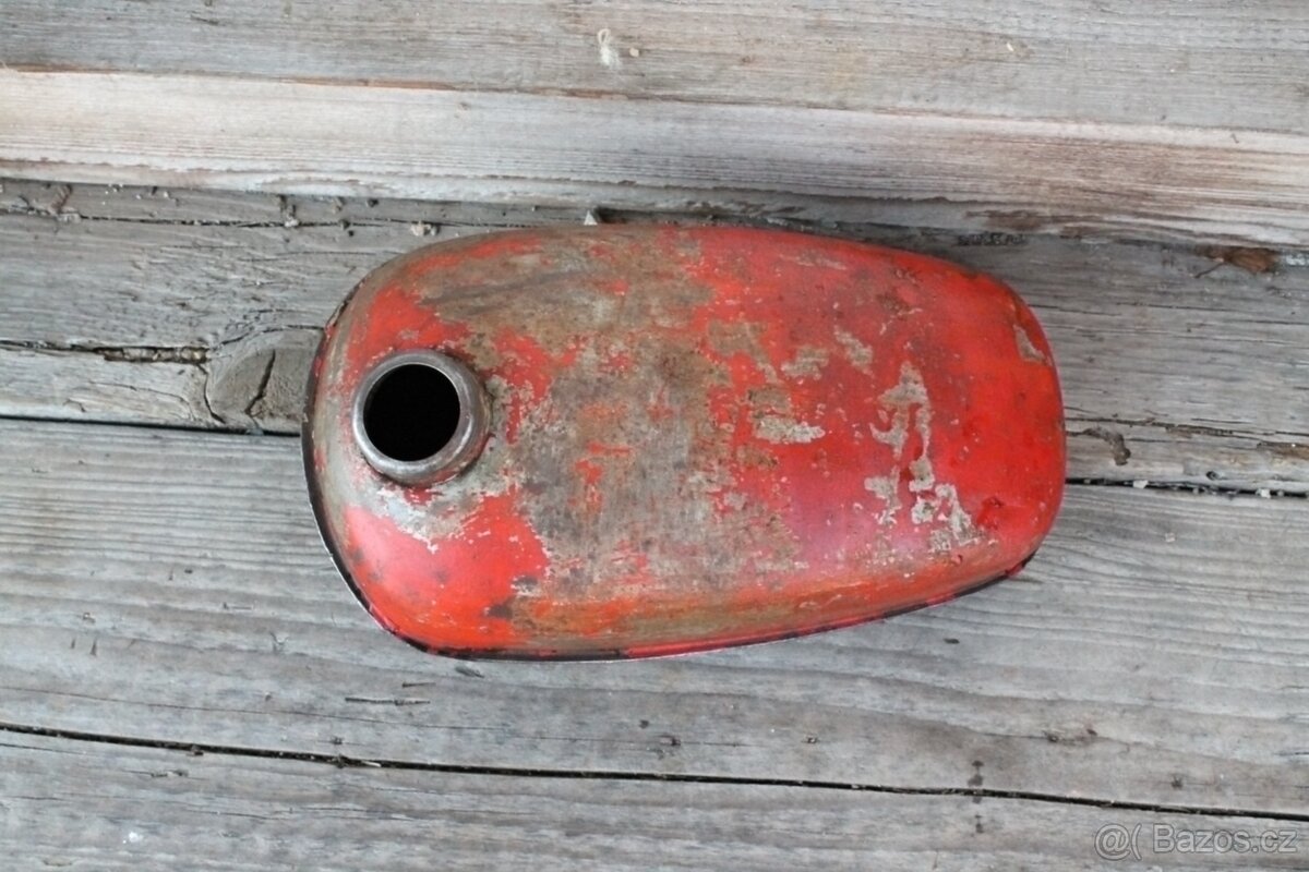 Nádrž na moped Stadion - 2