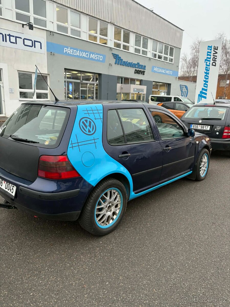 Volkswagen golf - 2
