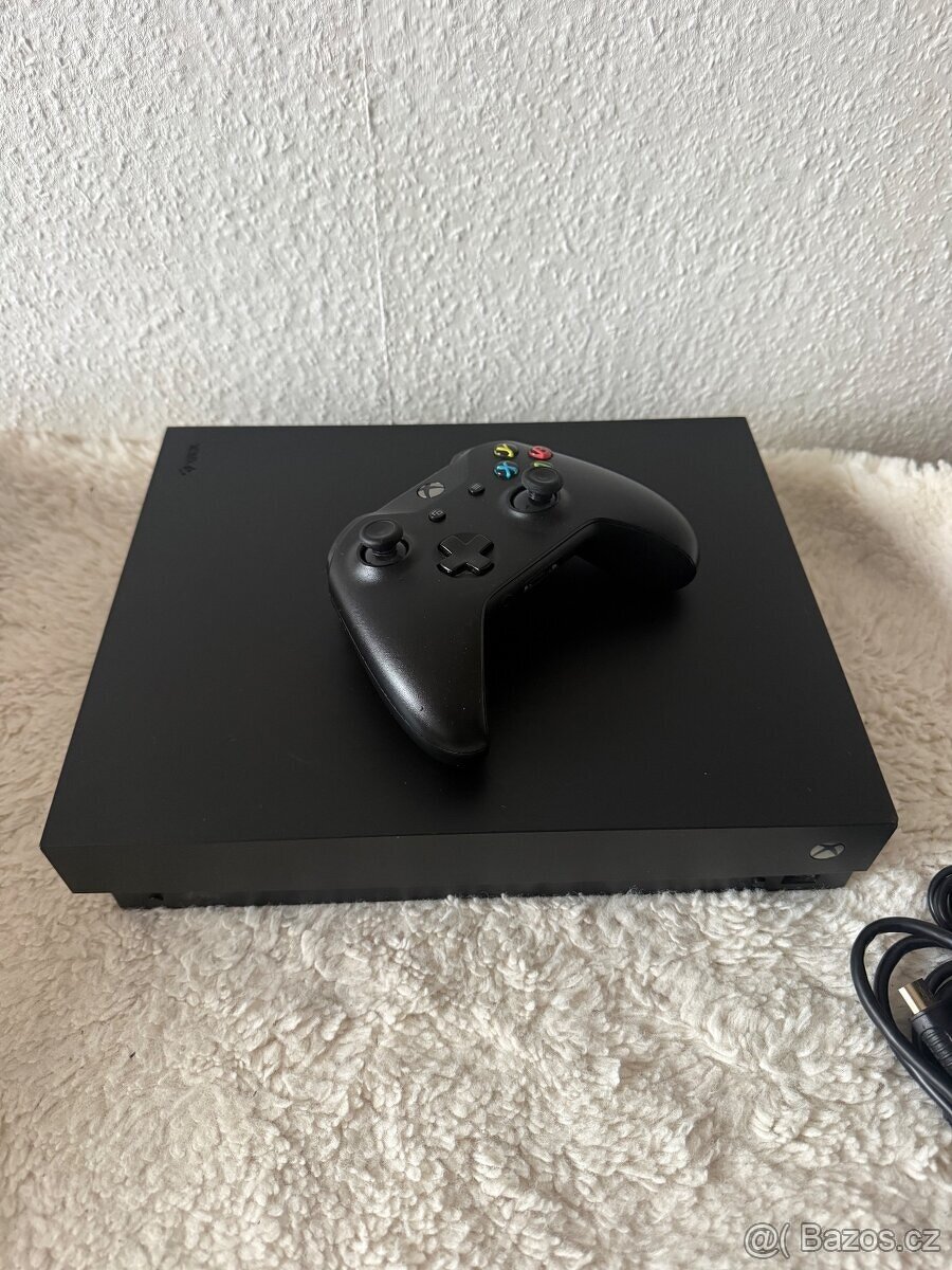 XBOX ONE X 1TB V TOP STAVU - 2