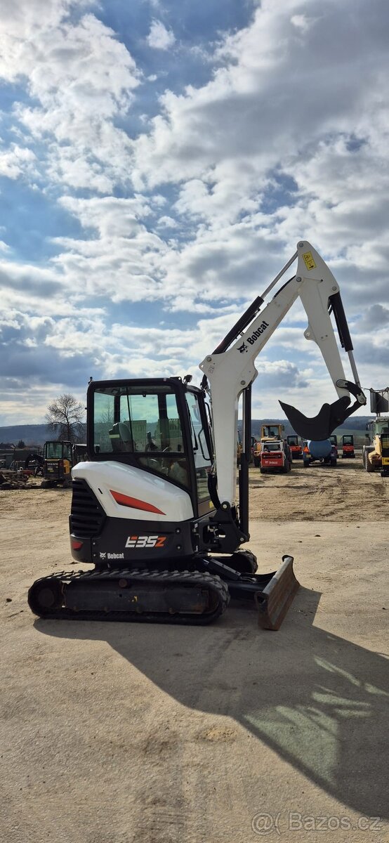 Bobcat E35 - 2