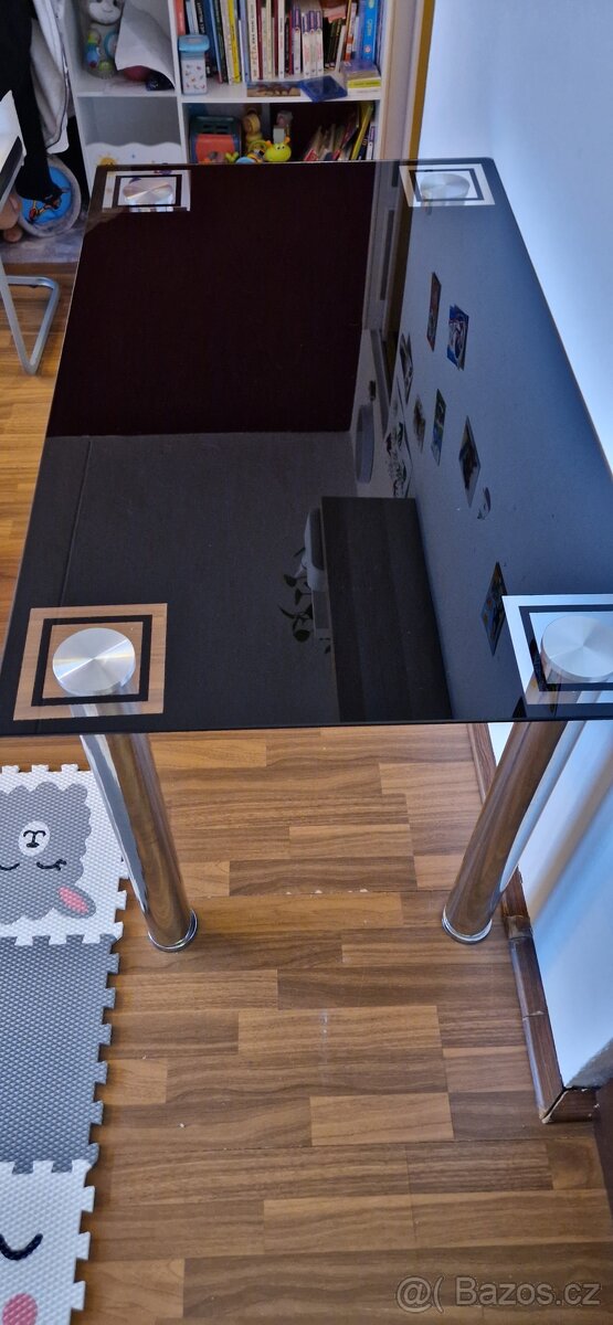Jídelní stůl - 2