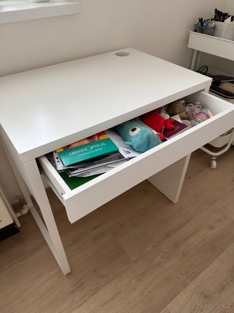 Psací stůl IKEA MICKE - 2