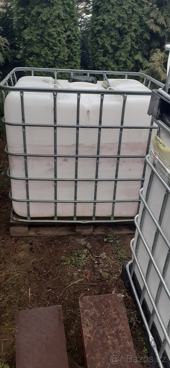IBC nádrž 1000litru - 2