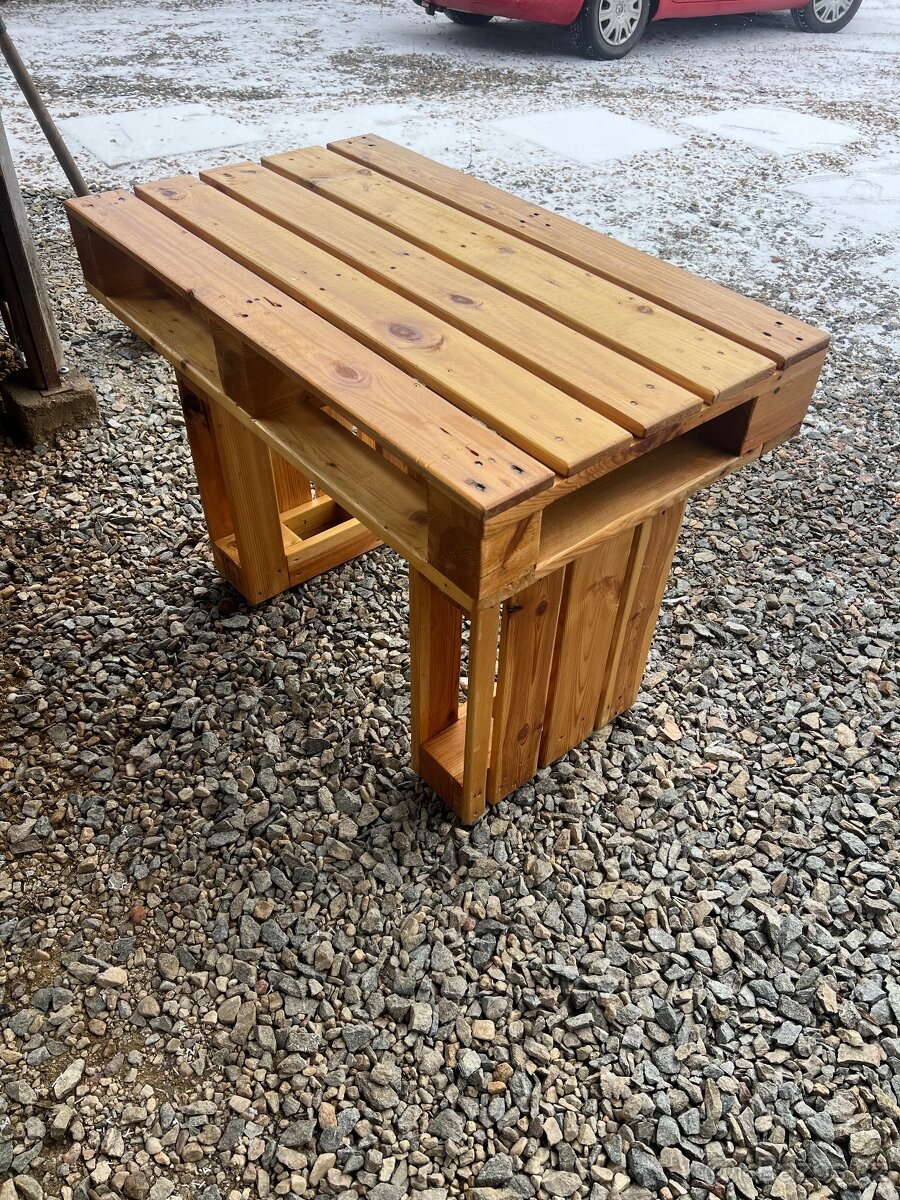Stůl z palet - 2