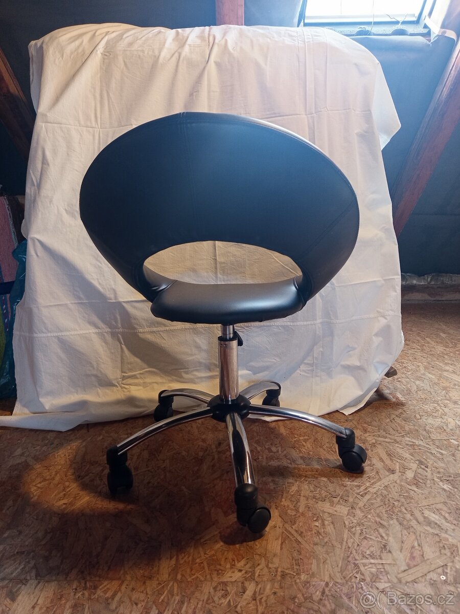 Designová otočná židle - 2