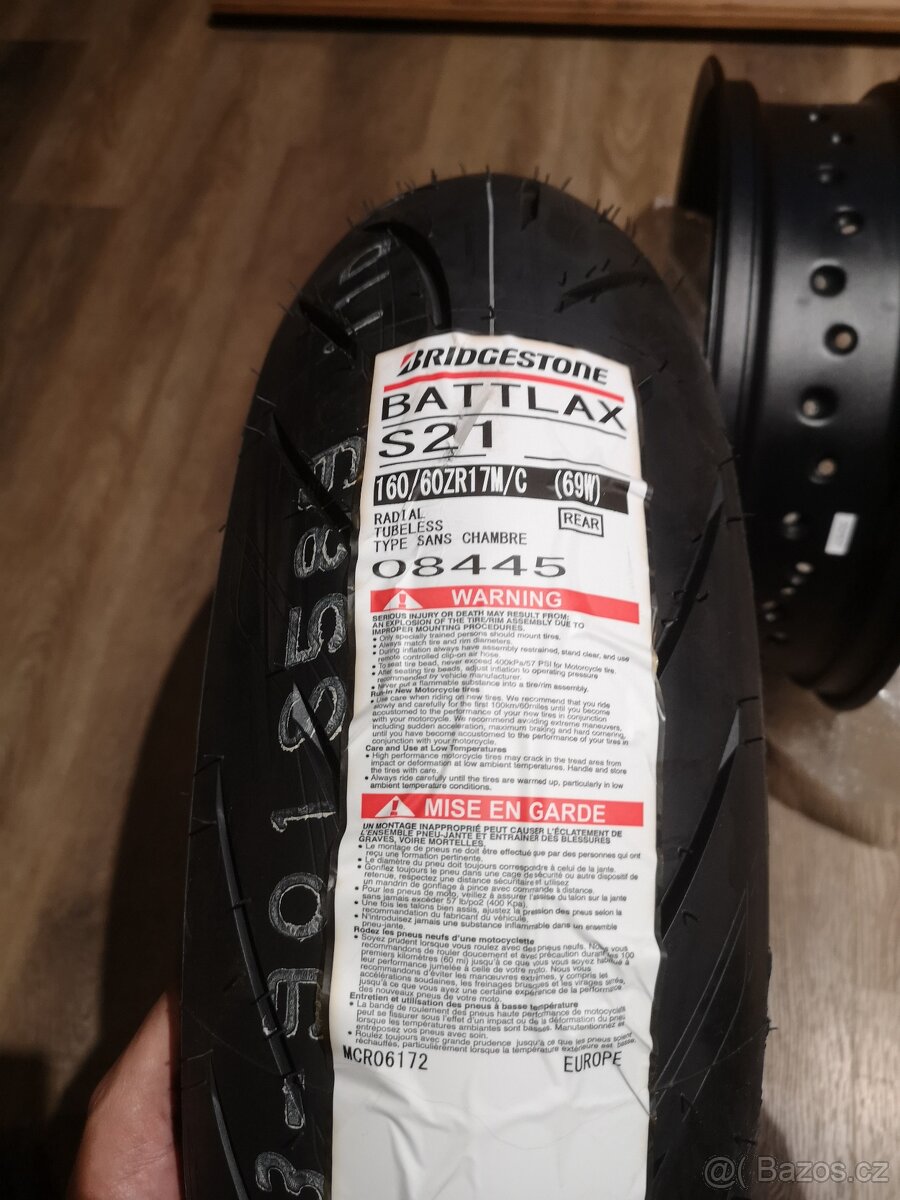 Supermoto ráfek a pneu, zadní, vše nové.
