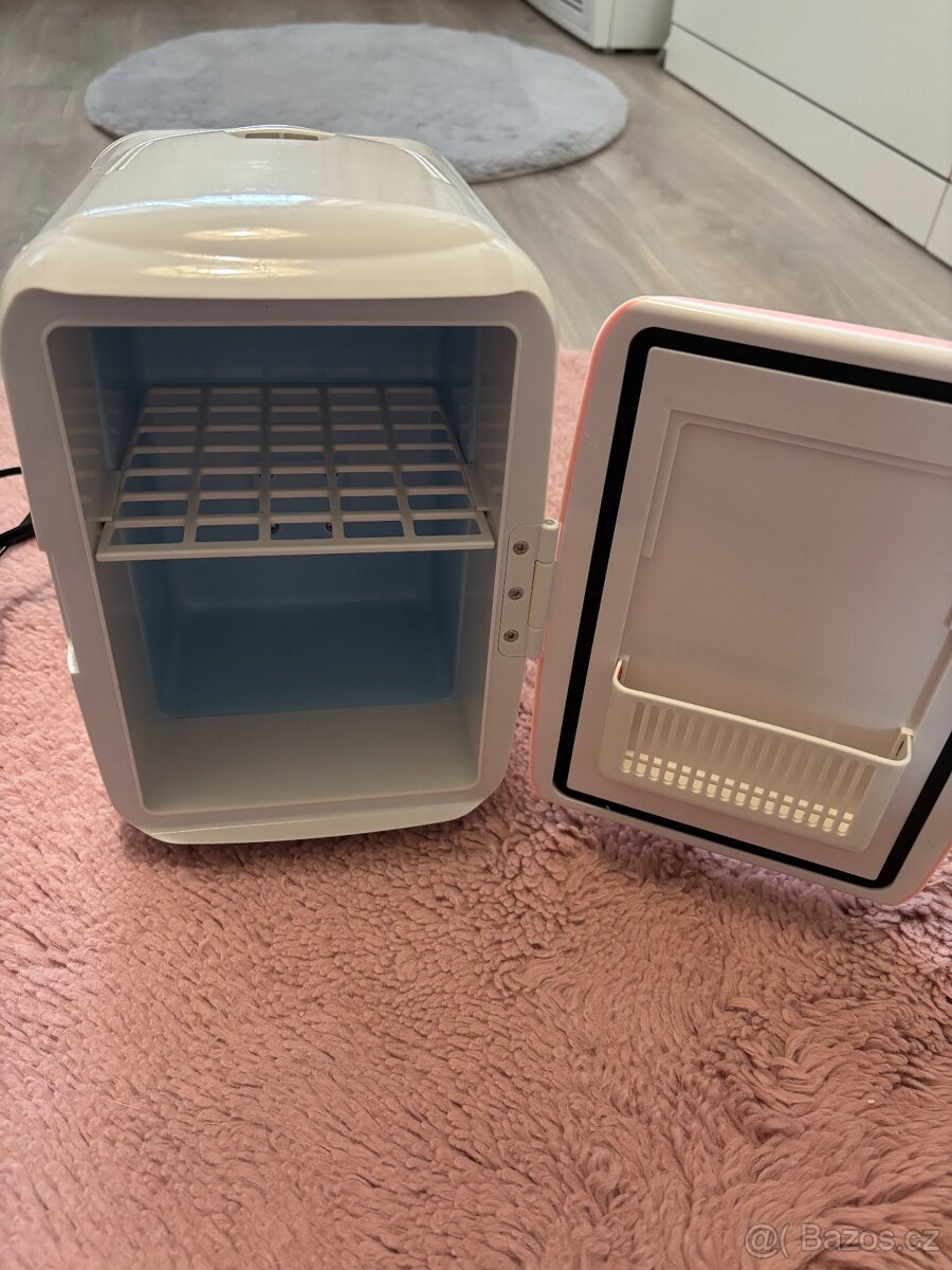 Mini lednička na kosmetiku - 2