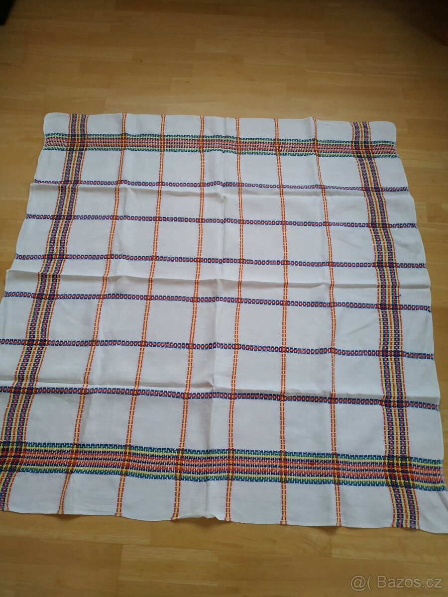 Retro ubrus 120x120 - 2