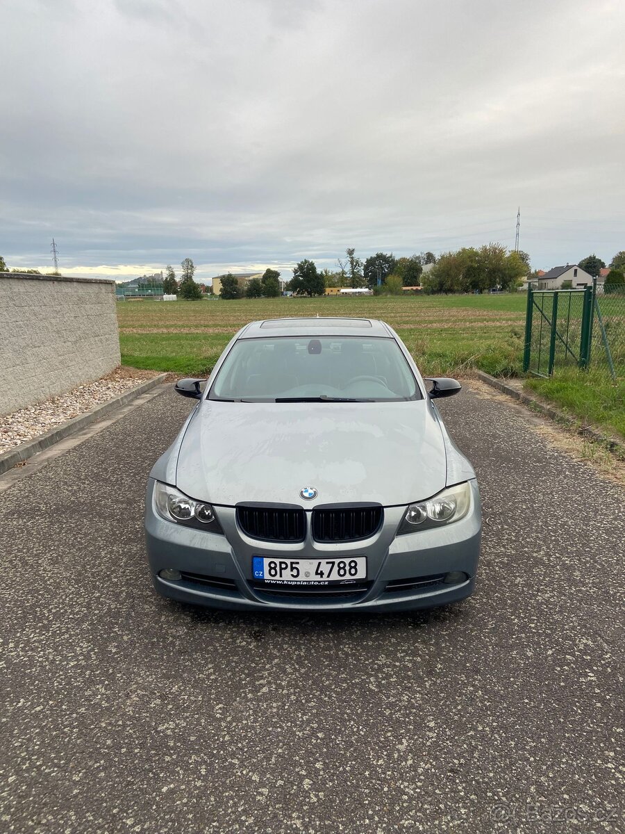 Bmw e90 330i - 2