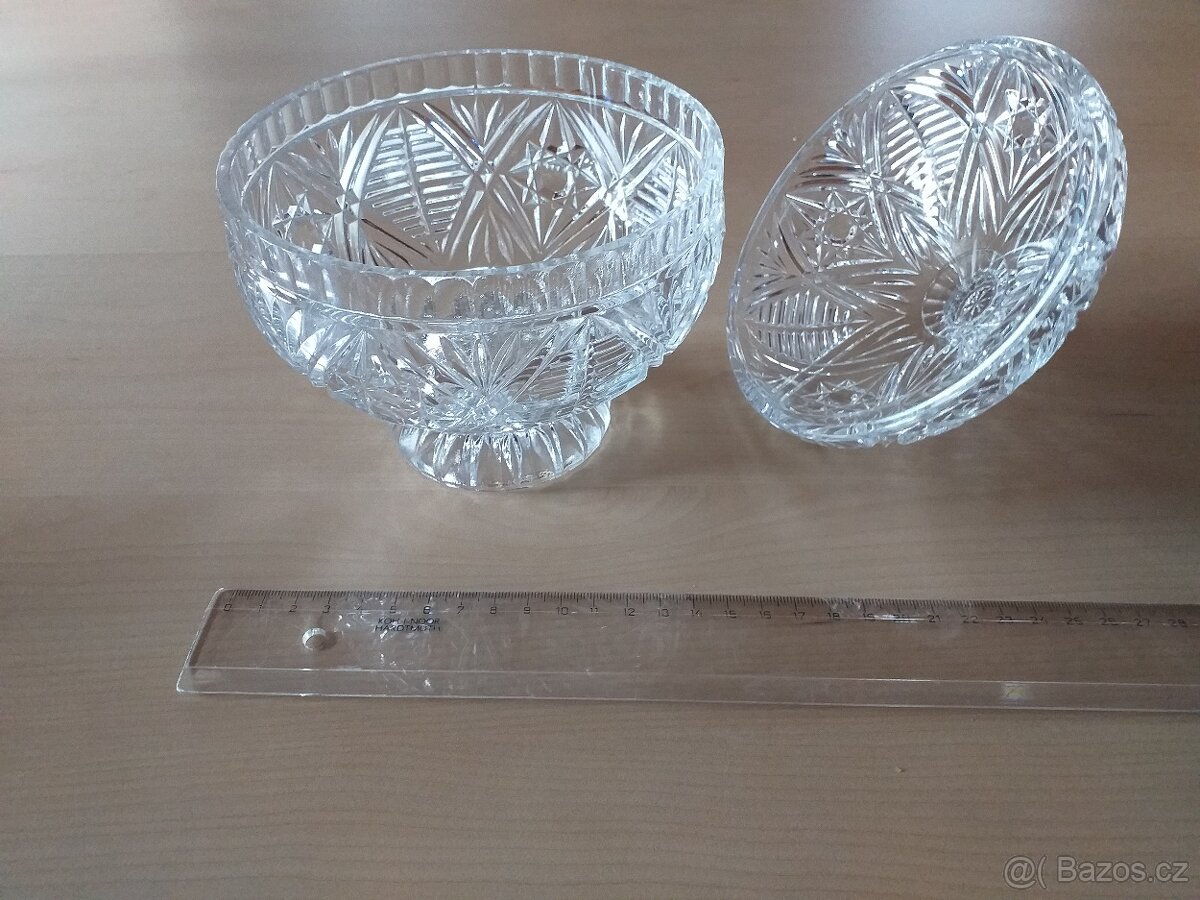 Broušená skleněná dóza - 2