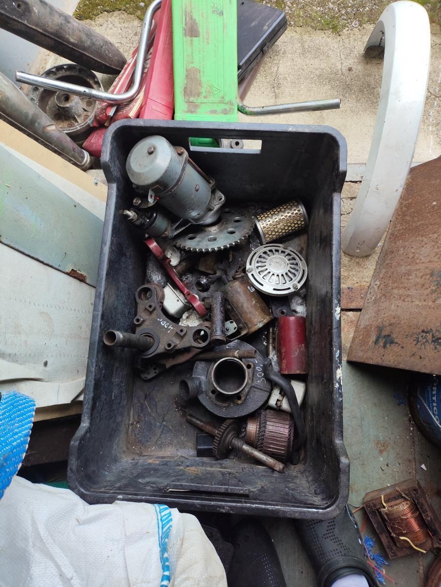 Prodám díly na Jawa pionýr,a na Jawa, ČZ - 2