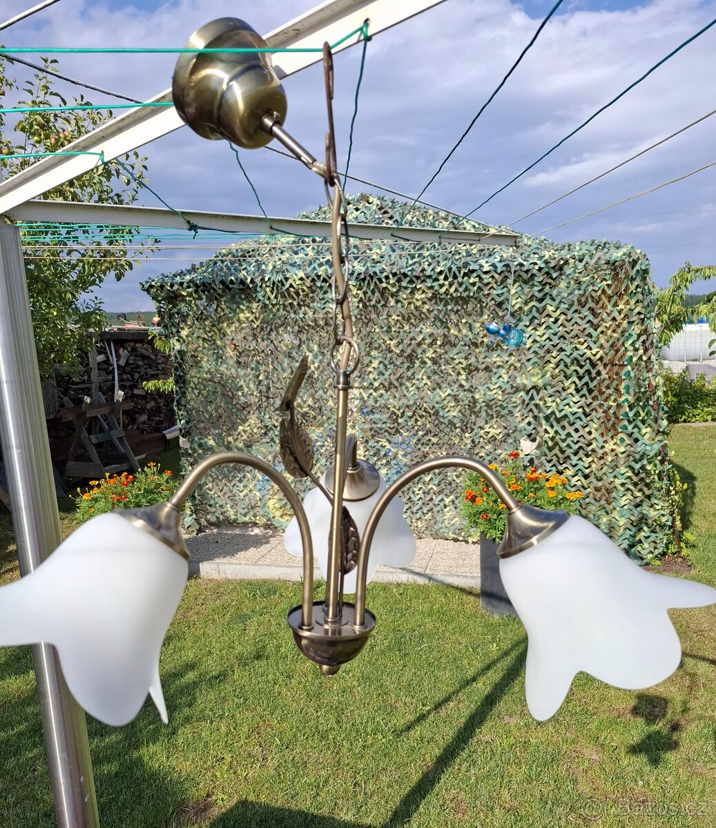 Lustr v pěkném stavu - 2