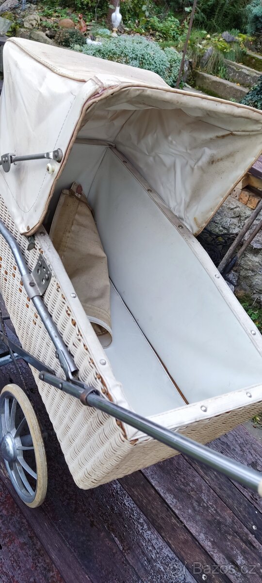 Kočárek pro panenky - 2