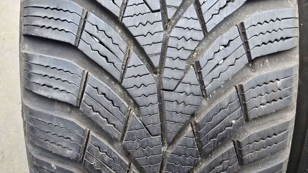 Zimní pneu 195/65/15 Continental - 2