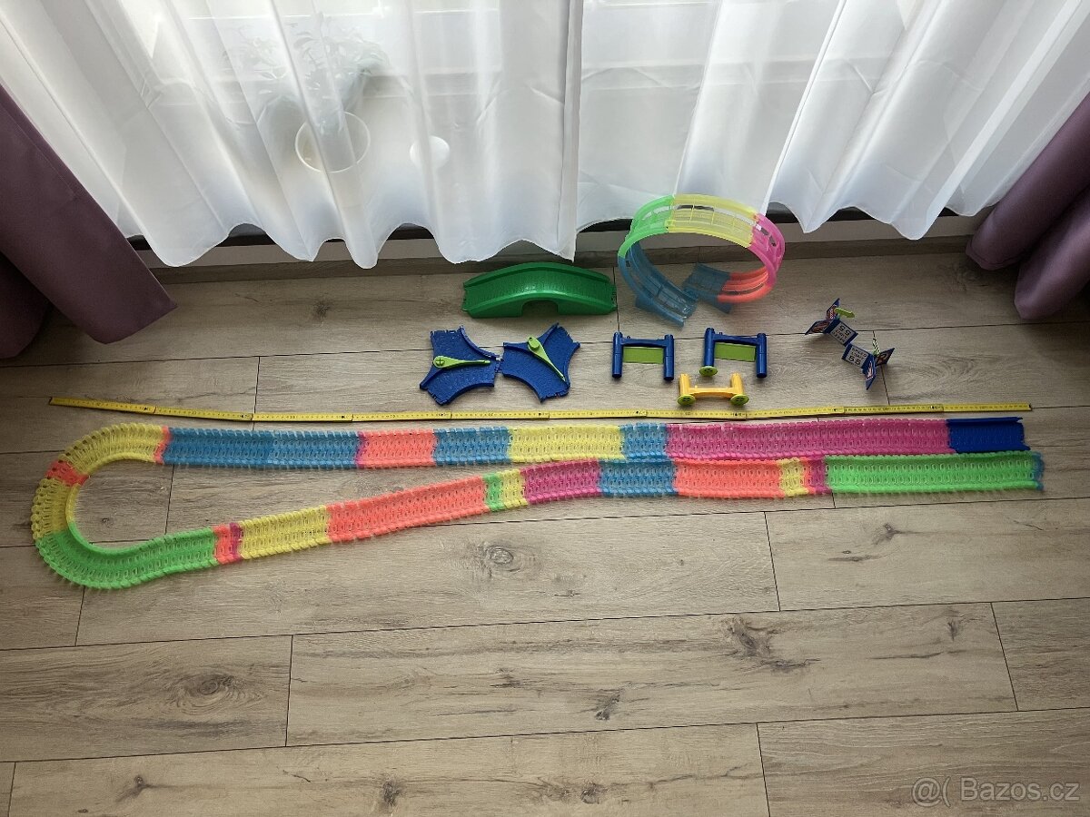 Dráha na svítící autíčka - 2