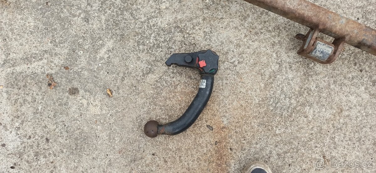 PRODÁM ODNÍMATELNÉ TAŽNÉ DACIA LOGAN - 2