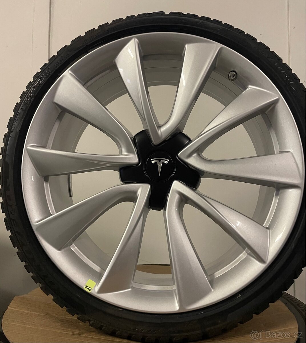 Original zimní Tesla Model 3 r20 + 235/35/20 100% - 2