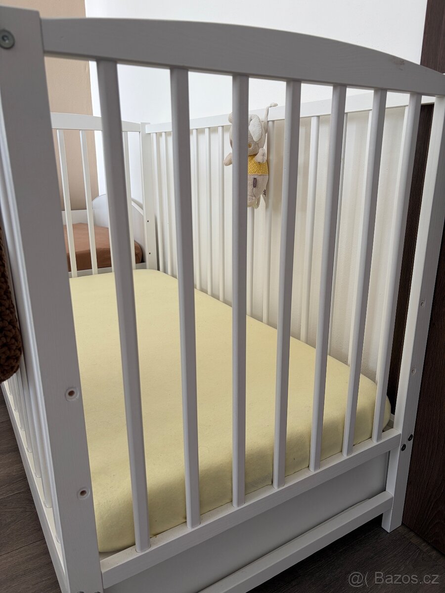 Dětská postýlka se šuplíkem a matrací - 2