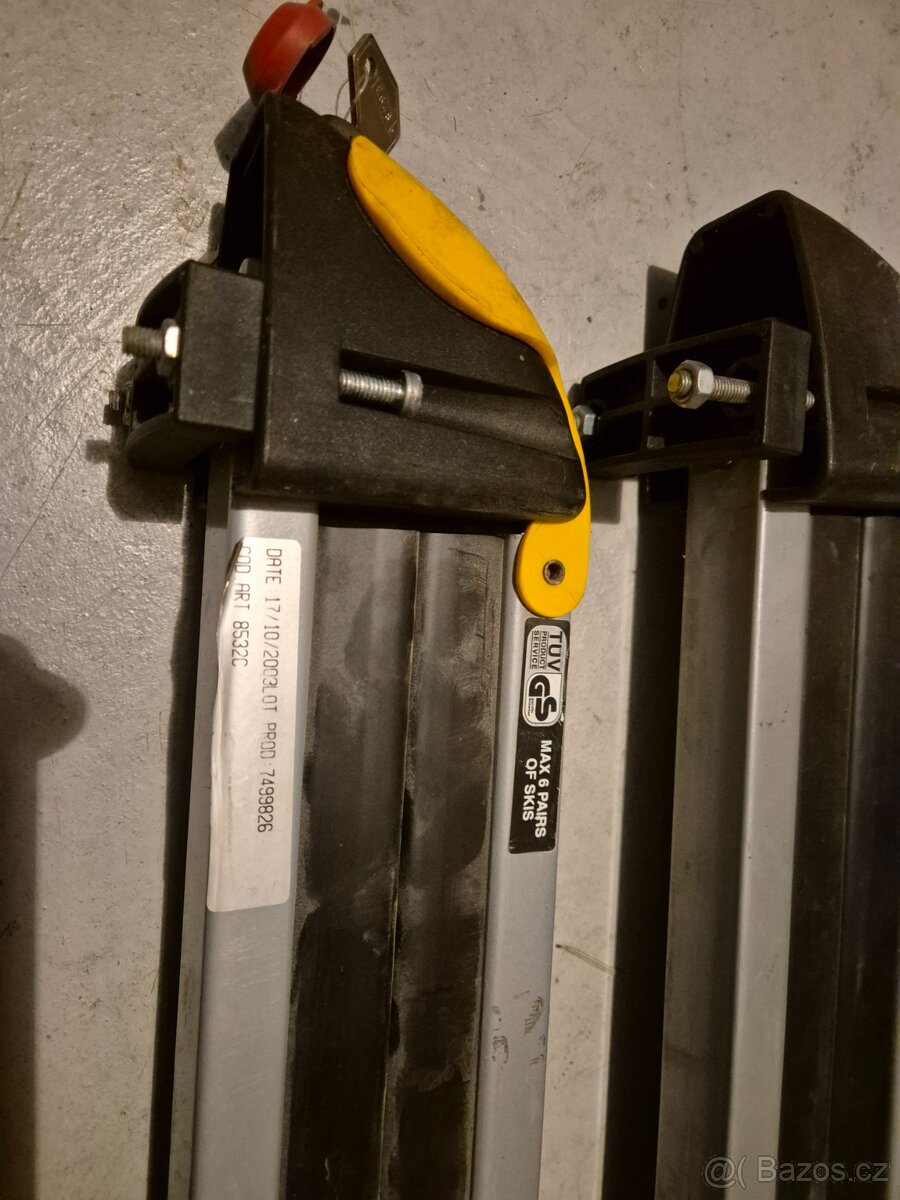 Nosič lyží na příčníky - 2