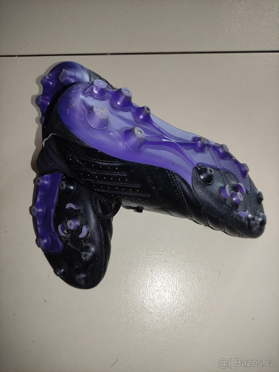 prodám dětské fotbal.kopačky-vel.35,5. Cena 100kč - 2