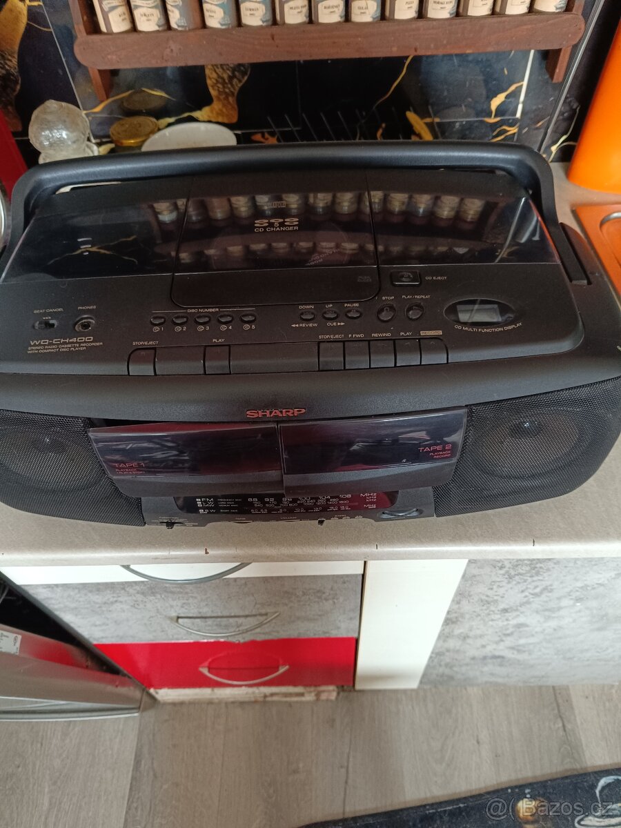 Prodám velký radiomagnetofonů Sharp - 2