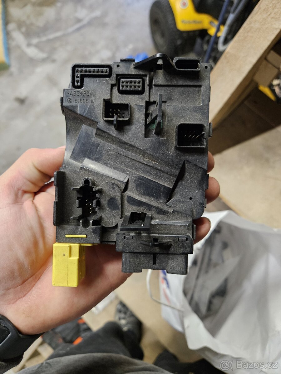 Podvolantová řídící jednotky caddy - 2