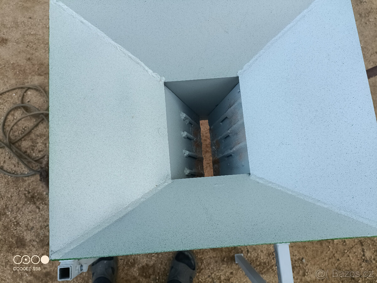 Drtička drobých stavebních sutí - 2