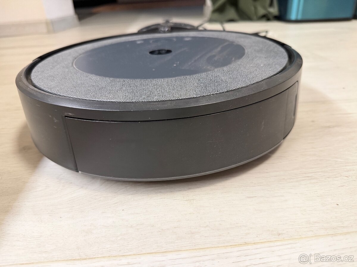 Robotický vysavač iRobot Roomba i5 - 2