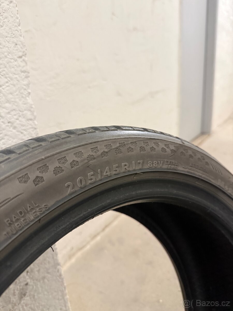 Zimní pneu 205/45 R17 - 2