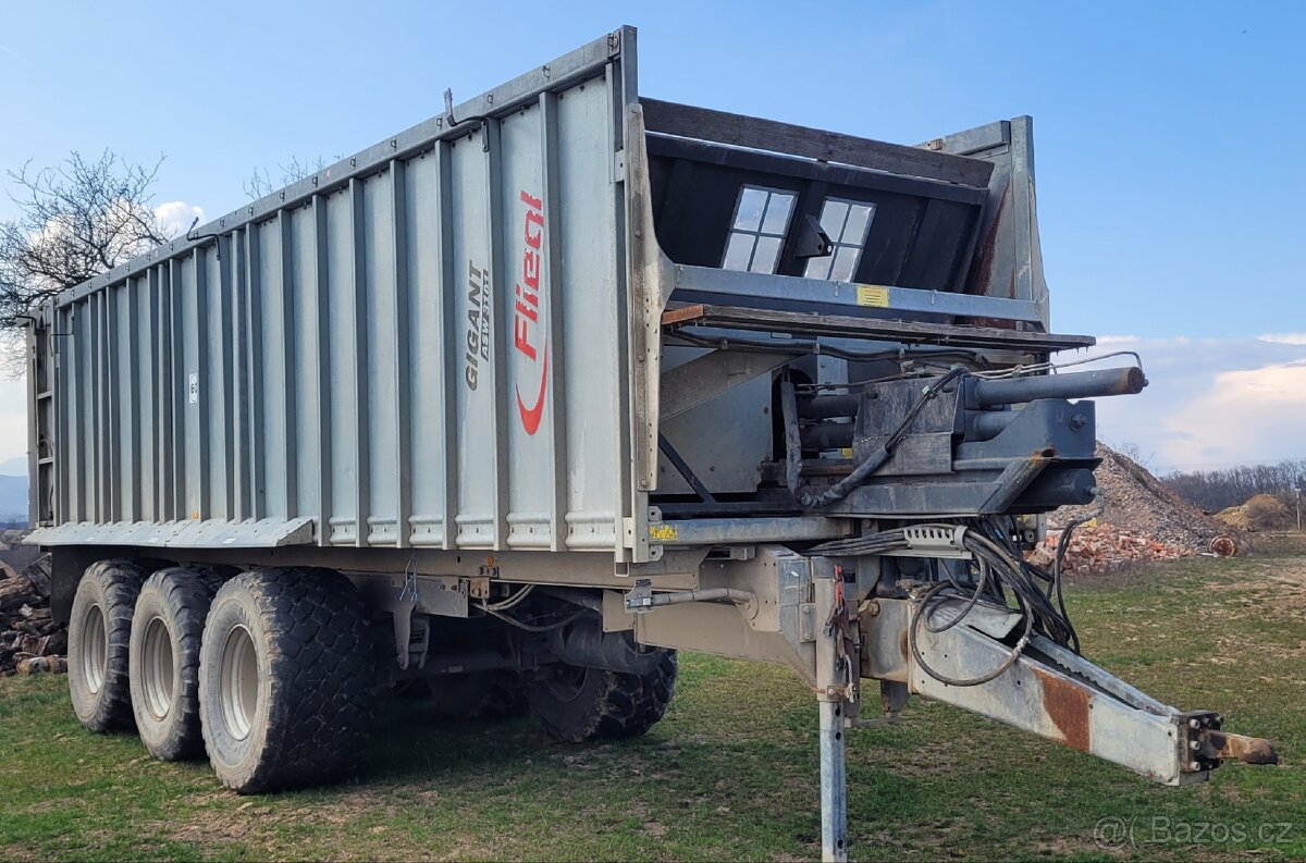 Fliegl asw 3101 + rozmetadlo - 2