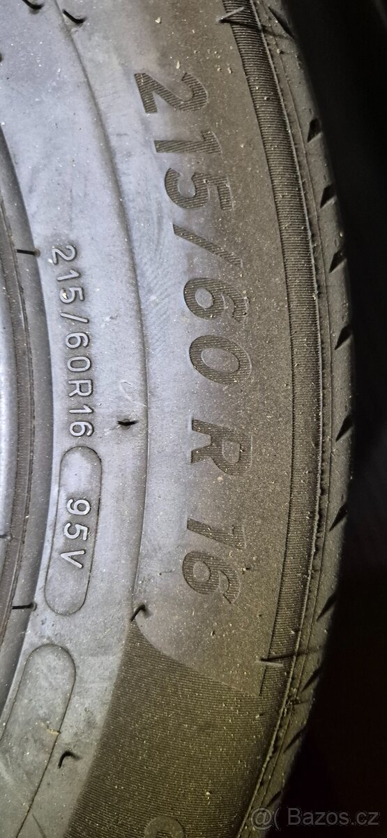 Prodám pneu 215/60 R16 - 2
