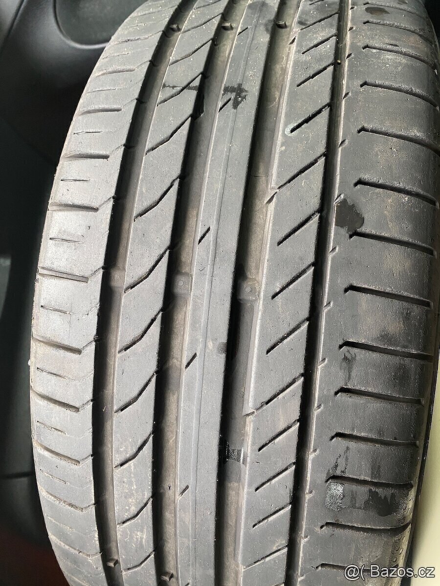 Letní pneu 215/45/R17 Continentál - 2