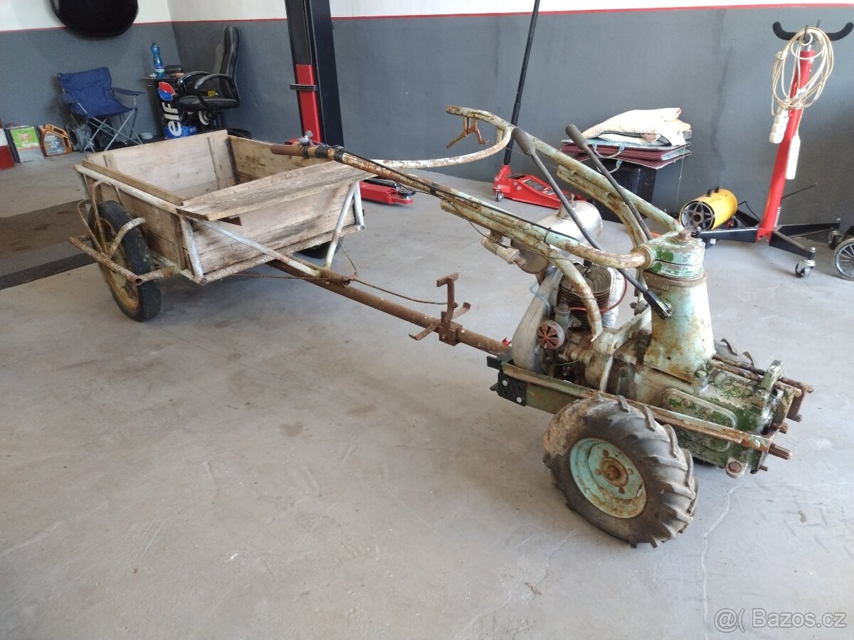 Malotraktor na renovaci - 2